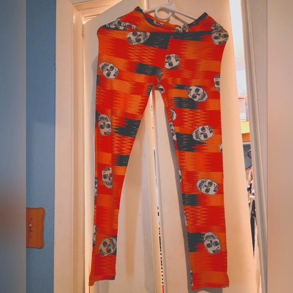 🧡🤍🖤 NWOT Lularoe Orange Skull Patterned Leggings XS Fun Funky Halloween - Picture 3 of 3